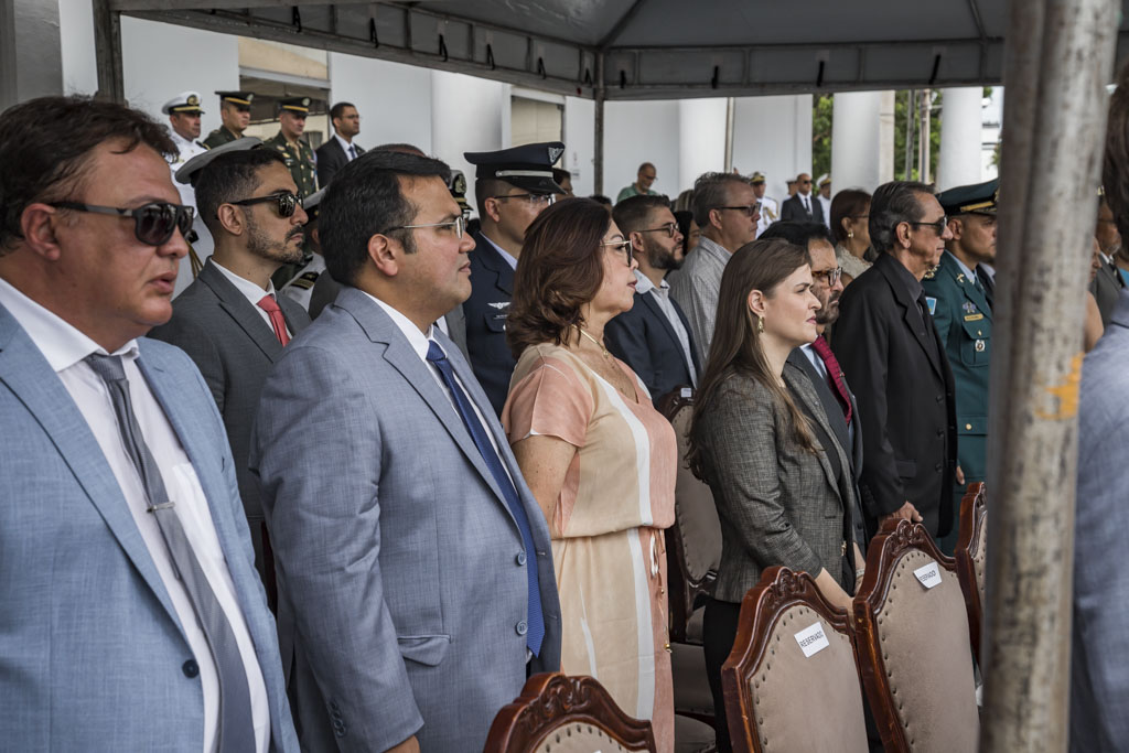 Prefeito destaca cooperação estratégica com a Marinha na troca de comando do 6° Distrito Naval