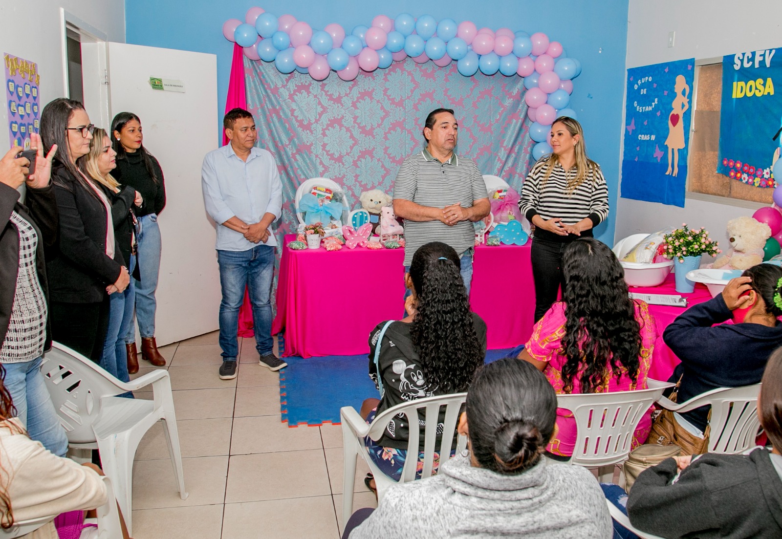 Prefeitura entrega kits-bebê para mulheres que participam Grupo de Gestantes dos CRAS