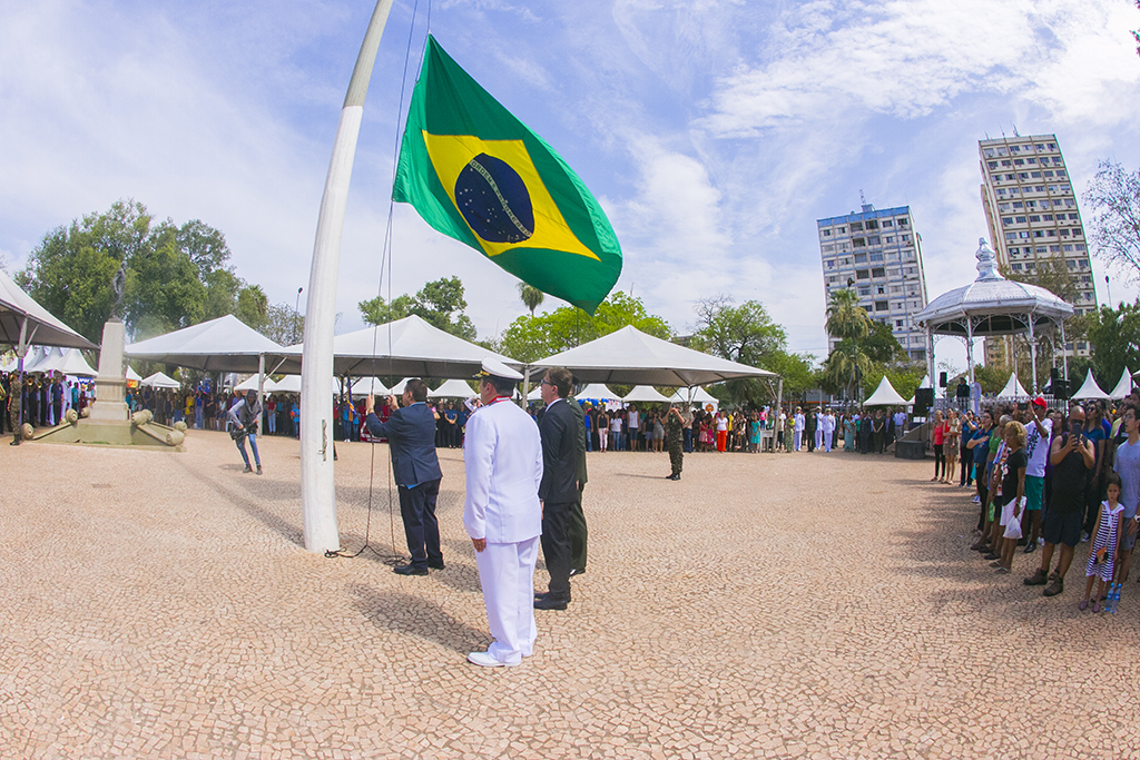 Aniversário de 201 anos da Independência é celebrado por desfile cívico-militar em Corumbá