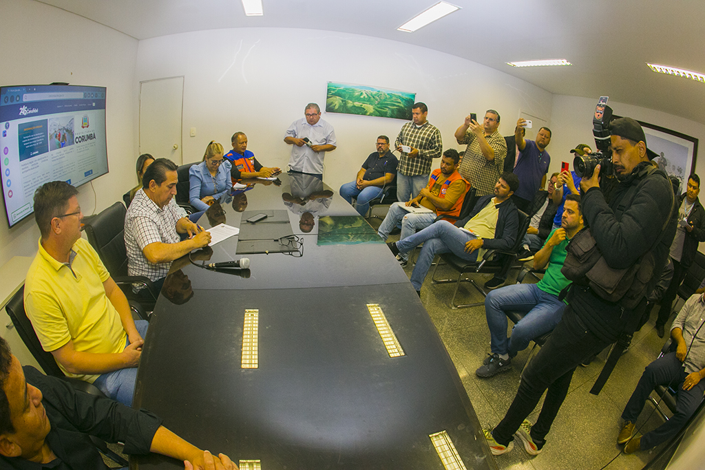 Decreto estabelece situação de emergência em Corumbá e prefeito destaca apoio de instituições
