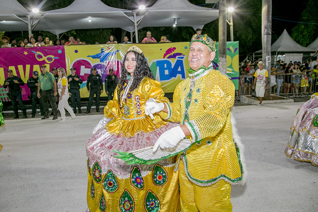 Carnaval de Corumbá chega ao fim com desfile cultural e show de pagode do Kamisa 10