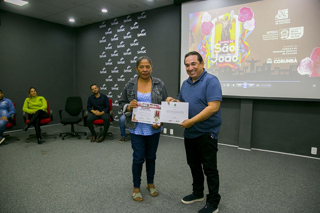 Festeiros de São João recebem certificado de agente cultural municipal