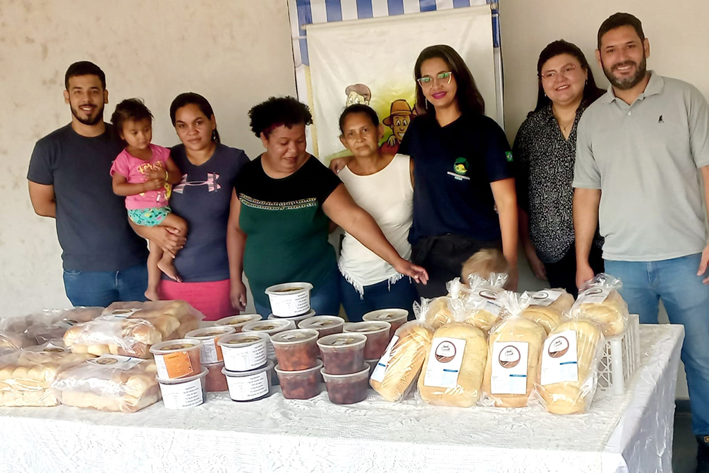 Prefeitura faz aquisição de pães e doces caseiros da agricultura familiar dos assentamentos de Corumbá