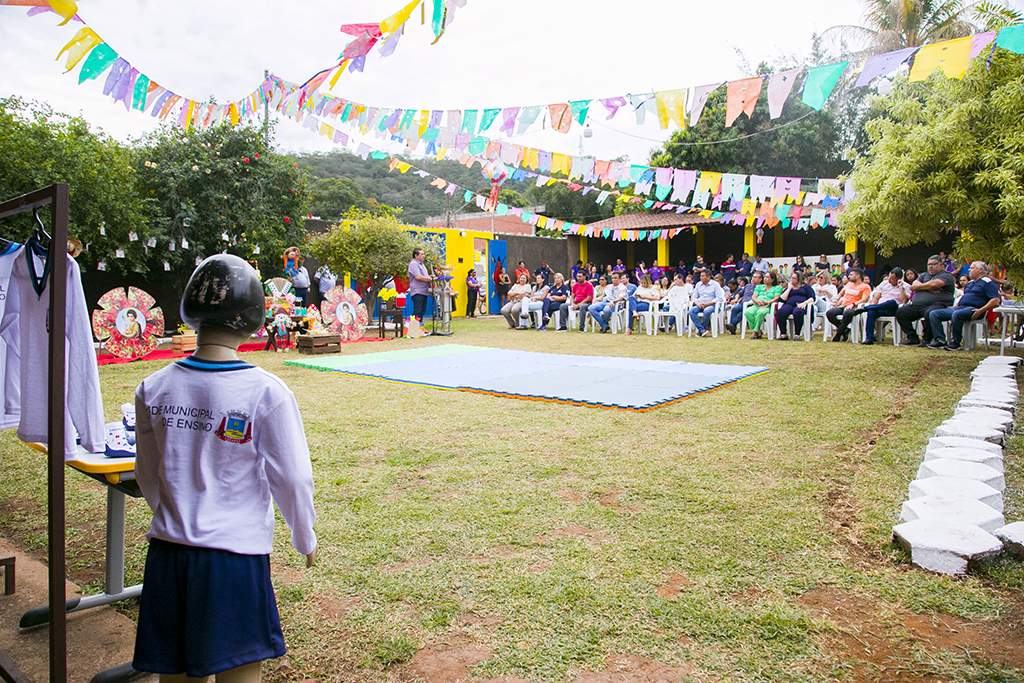 Prefeito entrega extensão da Escola José de Souza Damy; unidade atende 220 crianças até 5 anos de idade