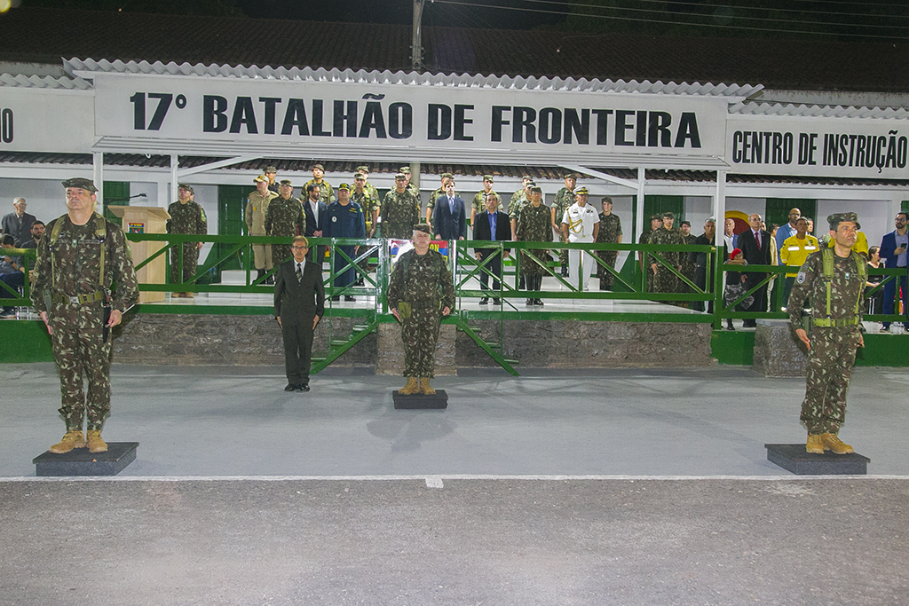 Prefeito destaca parceria com Exército em Troca de Comando da 18ª Brigada de Infantaria