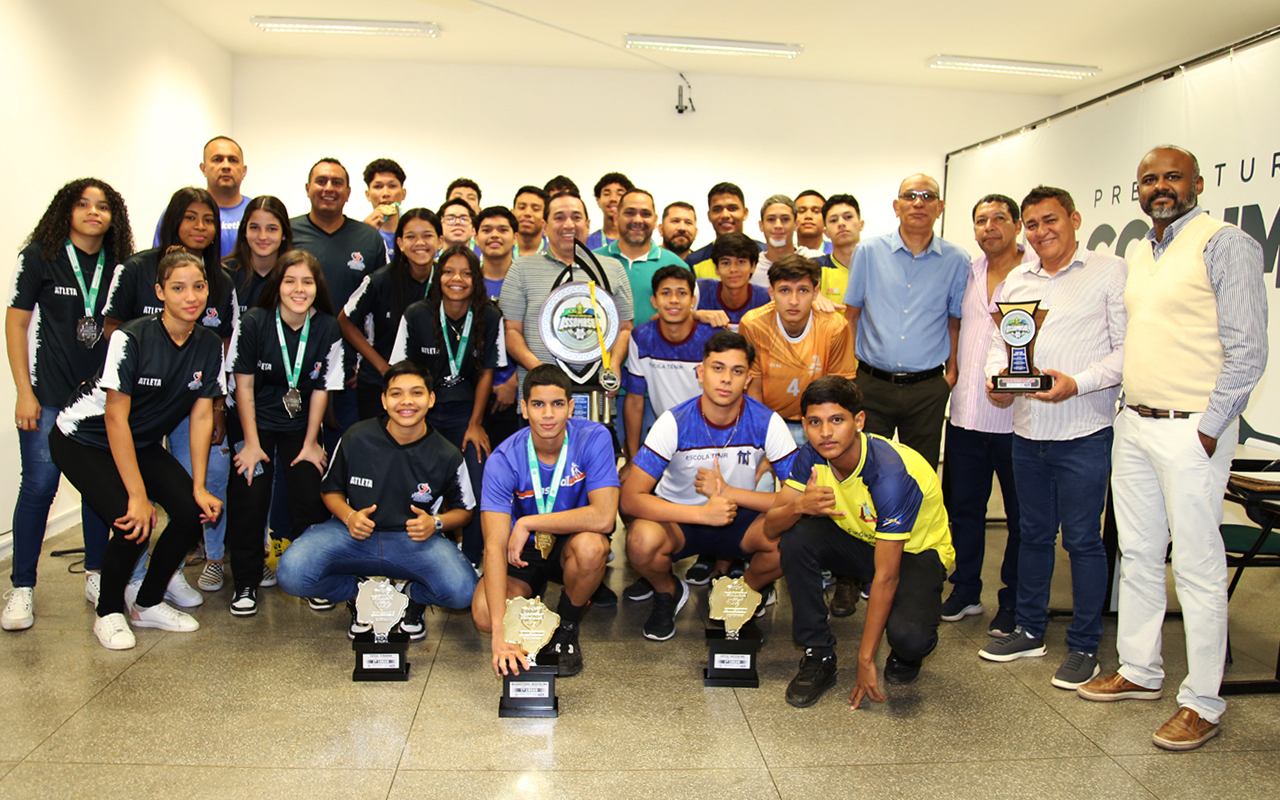 Prefeito recebe equipes campeãs no futsal, basquete e Copa Assomasul de futebol