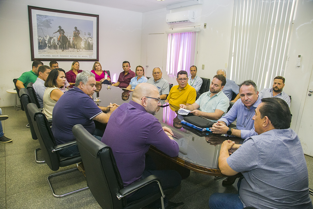 Com secretário Estadual, diretor do SENAI e deputado, prefeito busca ampliar Ensino Profissionalizante