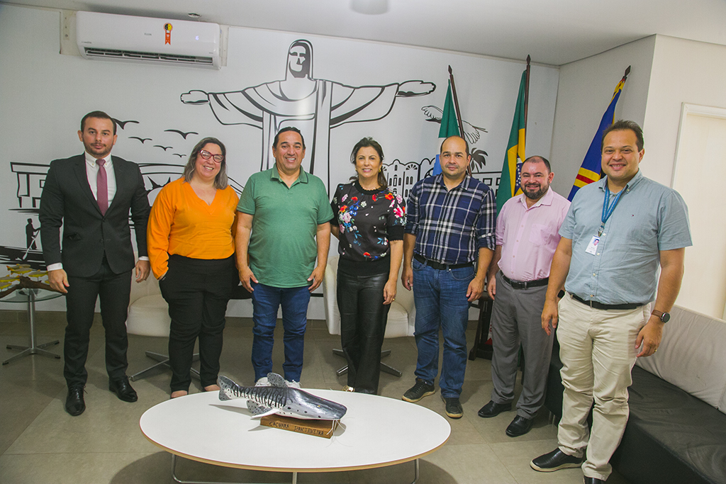 Com reitora da Unicesumar, prefeito discute obras do Centro Municipal de Imagem