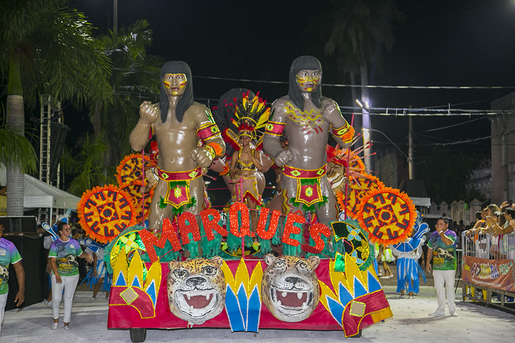 Marquês de Sapucaí abre desfile das escolas da samba exaltando bravura do povo Guaicuru