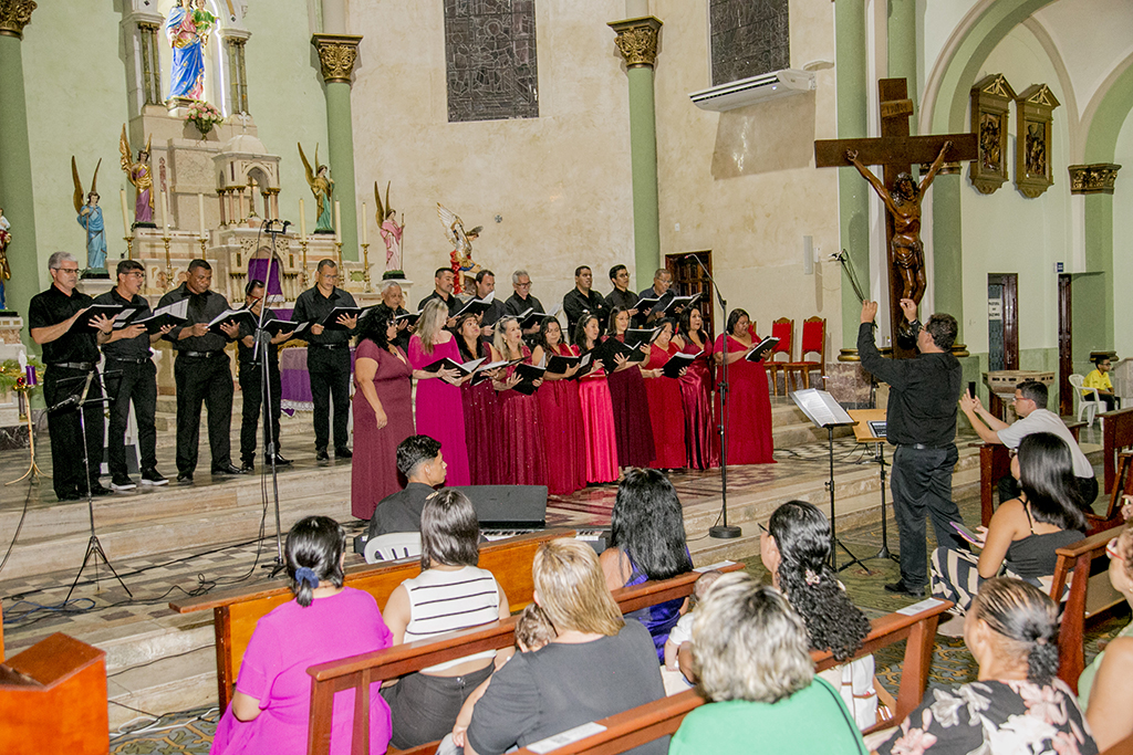 Cantata de Natal emociona espectadores e mostra evolução de integrantes