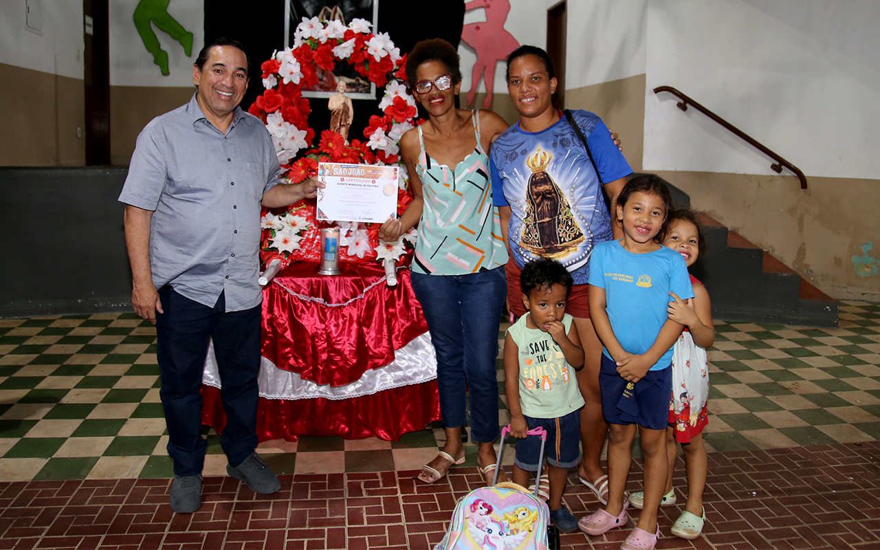 Prefeitura entrega certificação de agente cultural para 98 festeiros de São João