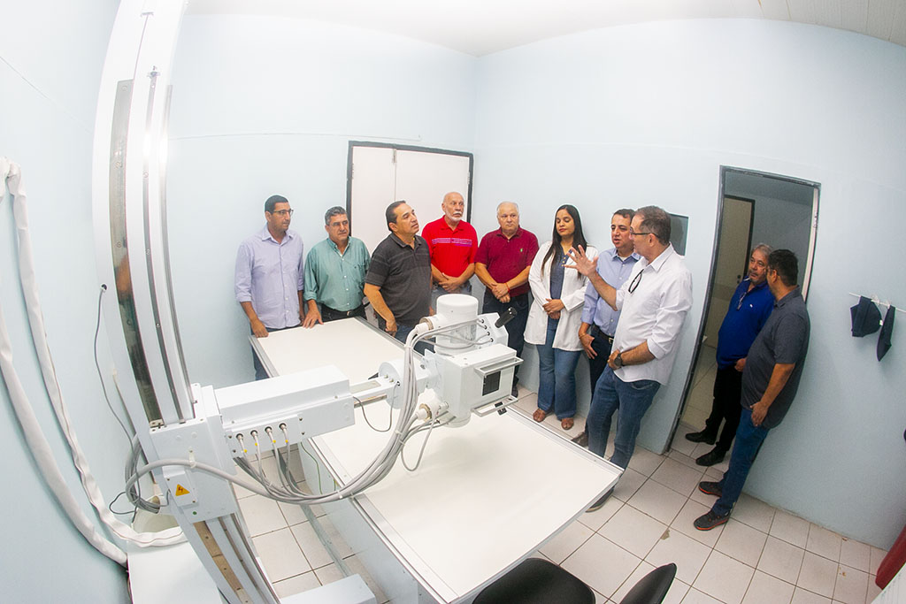Prefeitura investe em tecnologia e entrega autoclave e novo raio-x para Santa Casa de Corumbá