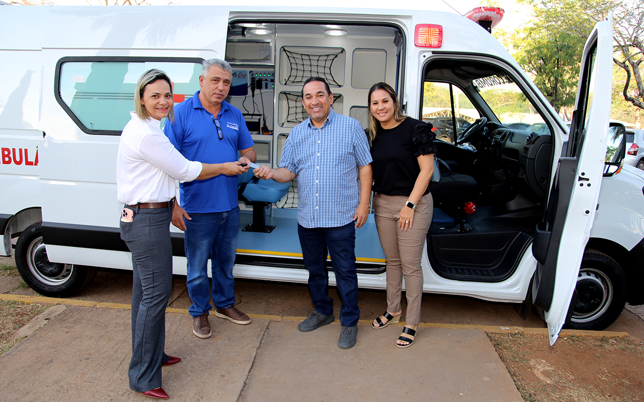 Frota da Saúde ganha reforço com nova ambulância de suporte avançado UTI Móvel