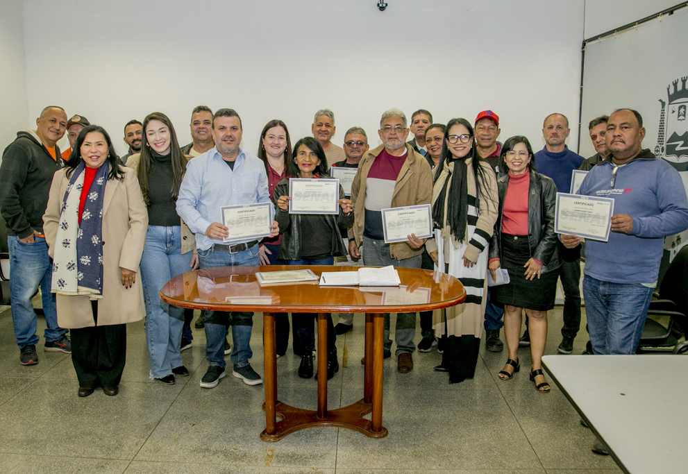 Corumbá certifica taxistas em curso de qualificação sobre atendimento ao cliente