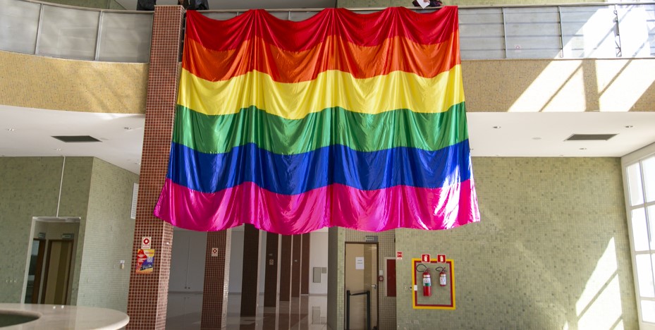 Corumbá cria conselho municipal para promover direitos da população LGBTQIAPN+