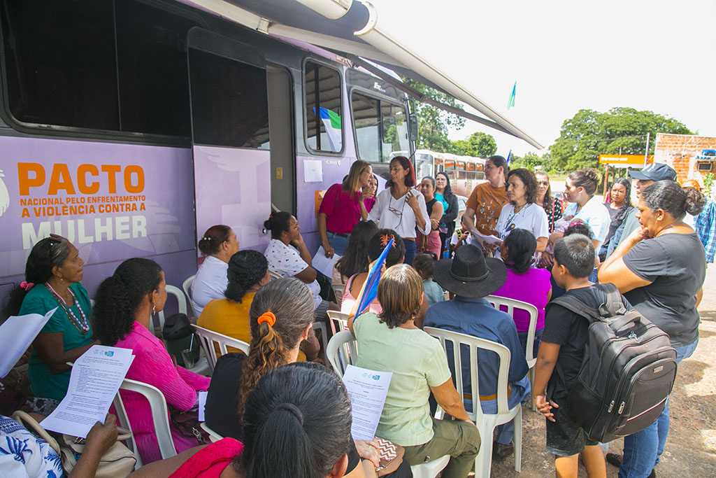 Em Albuquerque, Ônibus Lilás leva atendimentos para zona rural de Corumbá