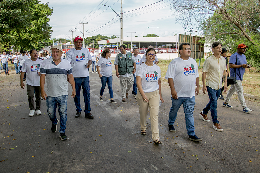 Dr Gabriel e Bia Cavassa lançam ação de limpeza de ruas, praças, terrenos e prédios públicos 