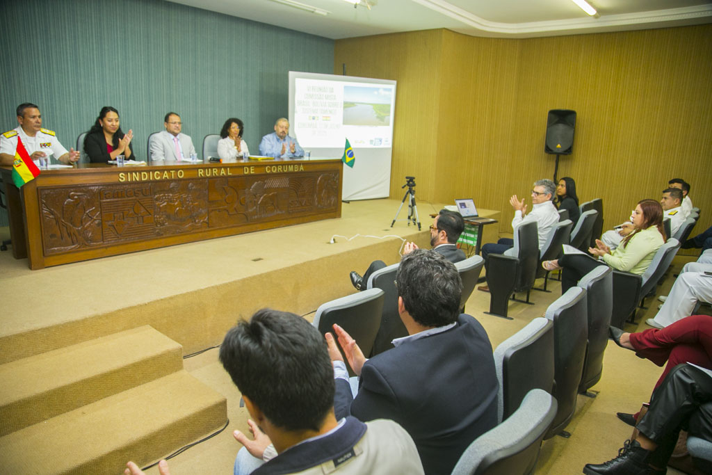 Em Corumbá, Brasil e Bolívia reforçam parceria para navegabilidade no canal Tamengo