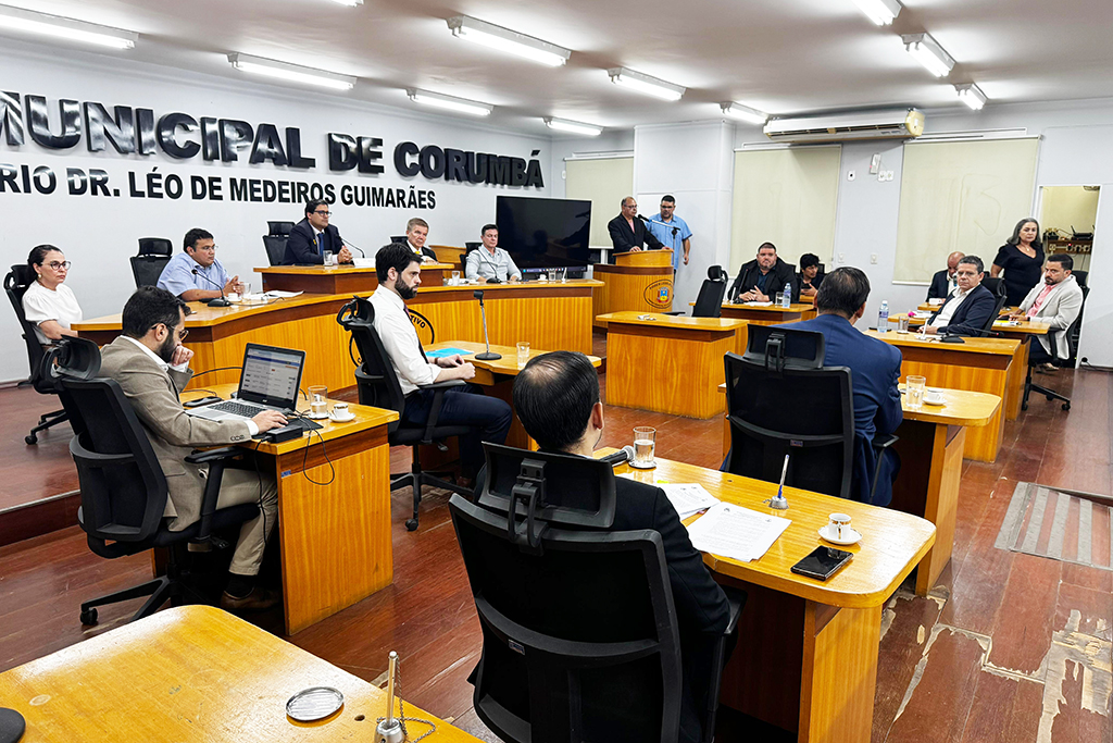Prefeito participa de audiência pública na Câmara Municipal sobre Taxa de Resíduos Sólidos 