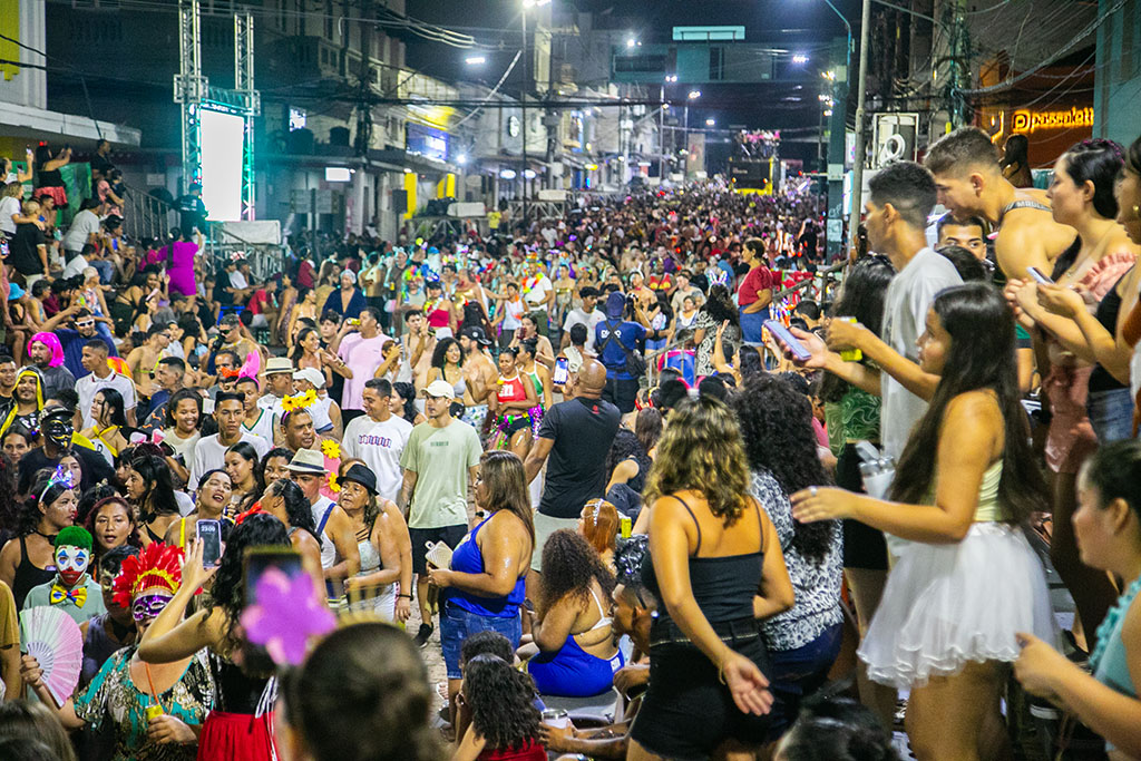 Cibalena e shows populares são atrações desta sexta-feira do Carnaval de Corumbá 2026