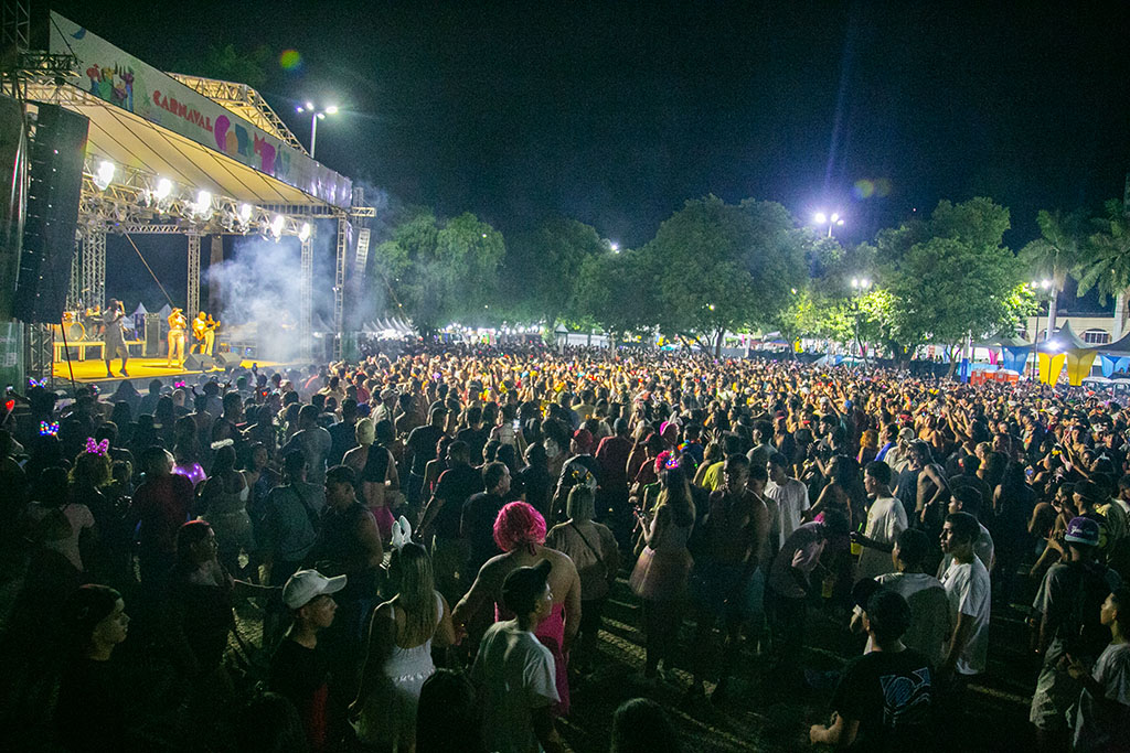 Com Turistas do Brasil e Bolívia, Carnaval de Corumbá impulsiona a economia