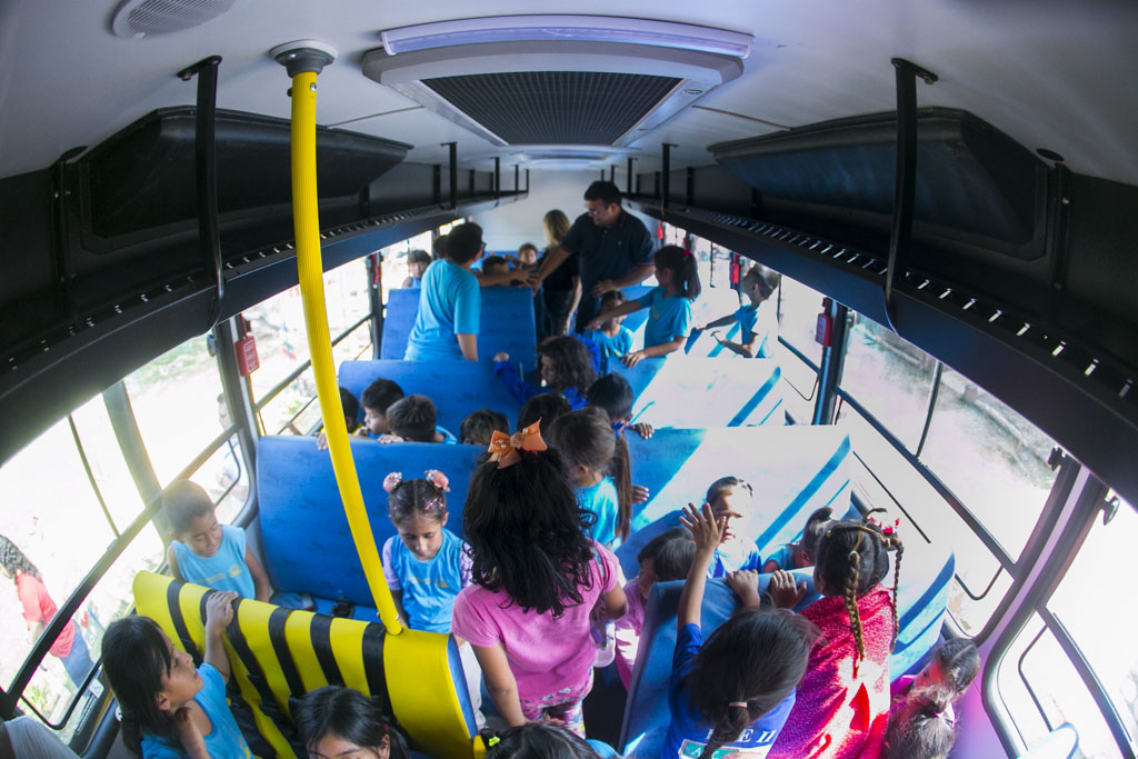 Educação de Corumbá recebe novo ônibus escolar e reforça transporte de estudantes da zona rural