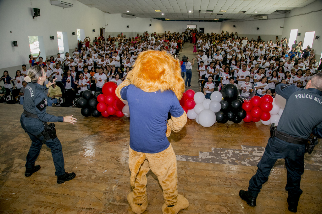 Mobilização escolar marca formatura do PROERD em Corumbá