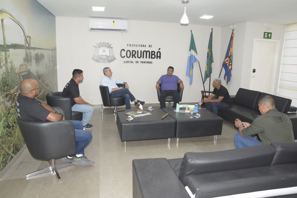 Prefeito recebe deputado Paulo Corrêa para tratar de projetos de desenvolvimento