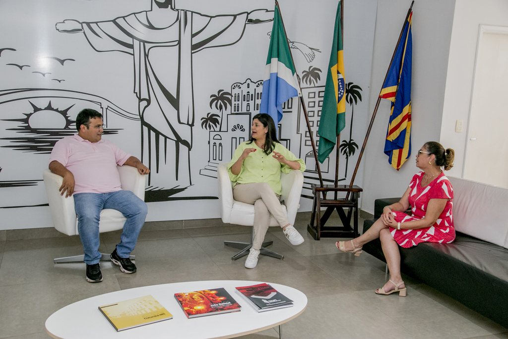 Prefeito apresenta demandas de Corumbá para assessora da presidência do Senado
