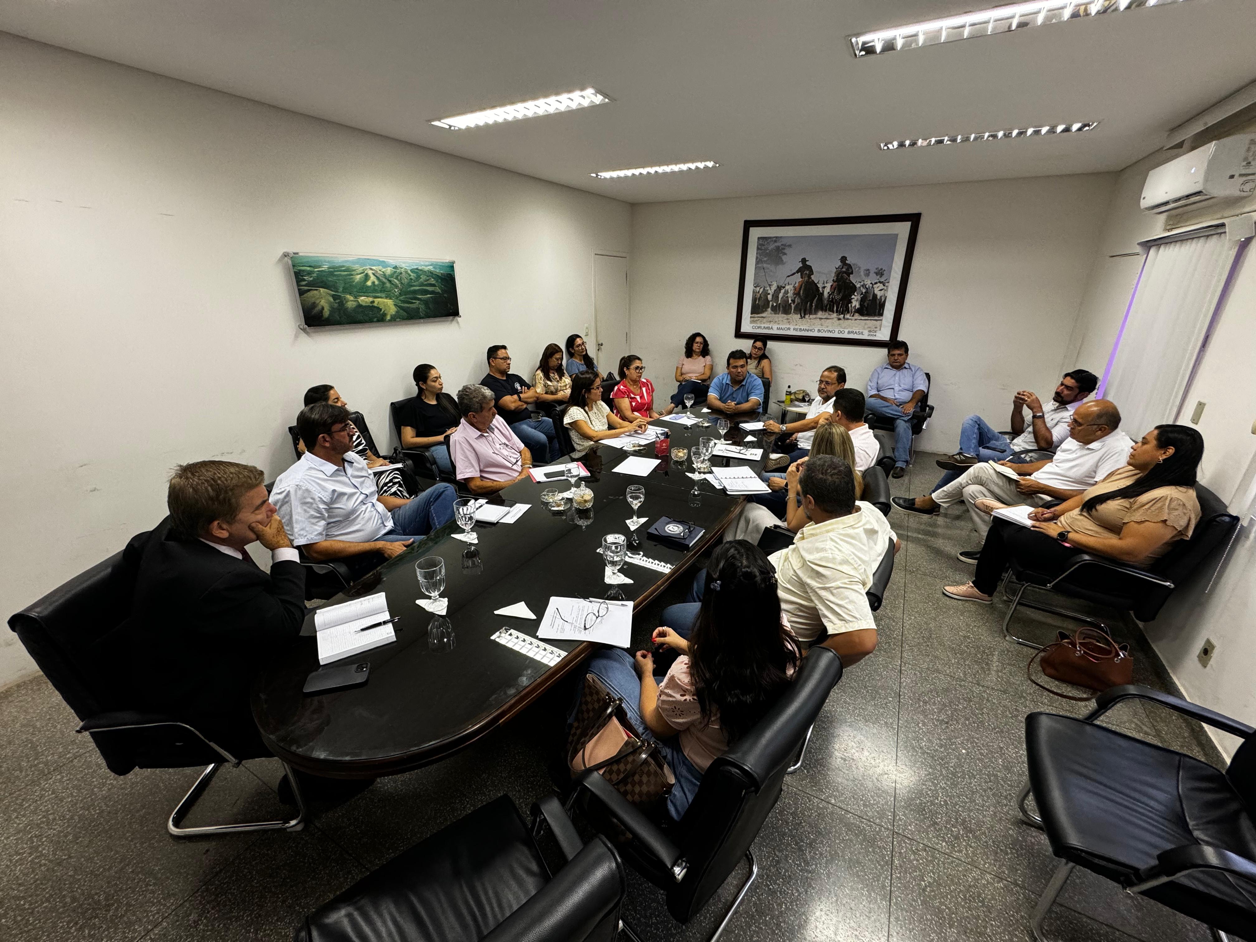 Em reunião com secretariado, prefeito e vice avaliam ações da Prefeitura 