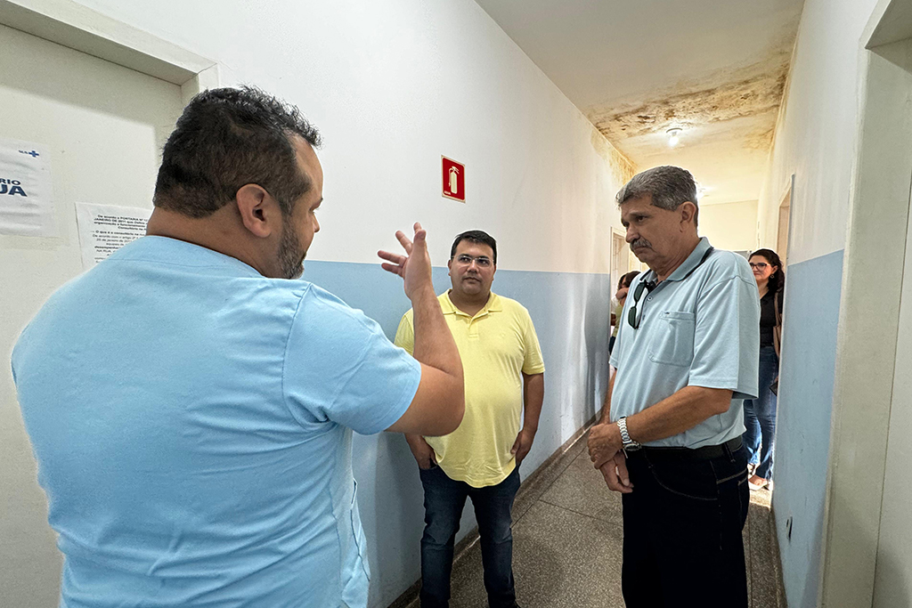 Prefeito visita unidade de saúde do bairro Padre Ernesto e identifica demandas 