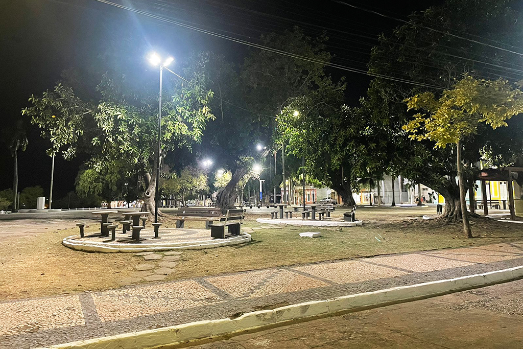 Prefeitura disponibiliza canal para reparos na iluminação pública e inicia PPP