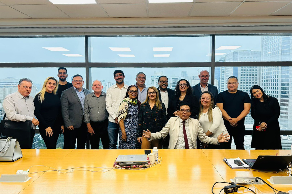 PROCON/Corumbá participa de reunião do Conselho de Usuários da Vivo, em São Paulo, para discutir qualidade da internet no município