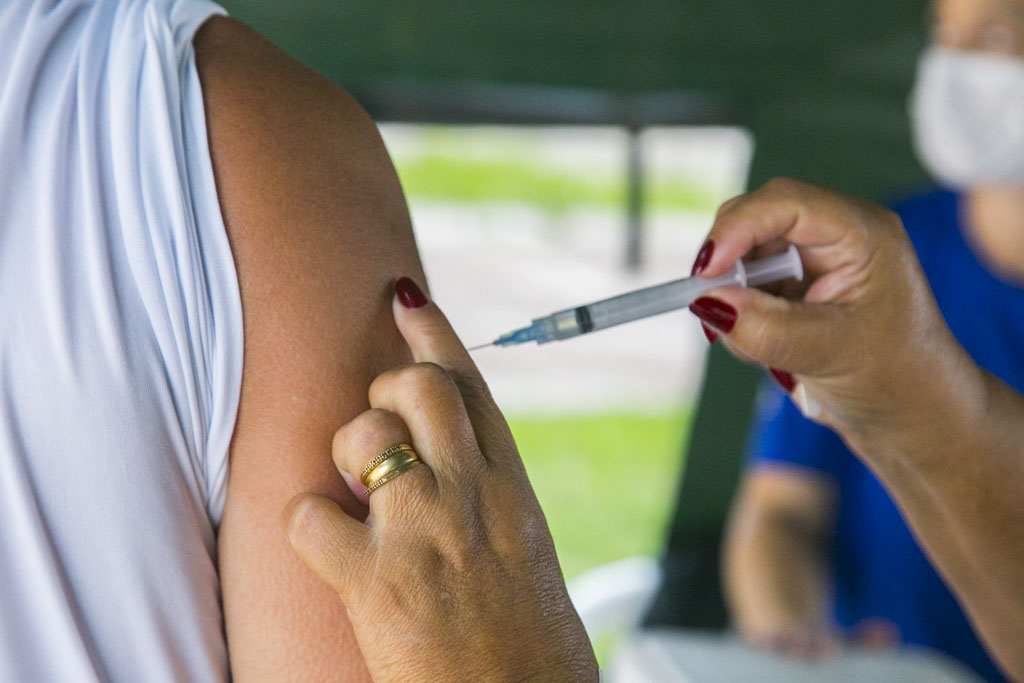 Corumbá abre 5 postos de saúde no sábado, dia 17, para vacinação contra influenza