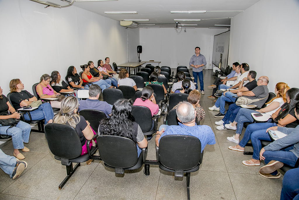 Em reunião, equipes de Saúde Bucal alinham ações para atender demandas da população