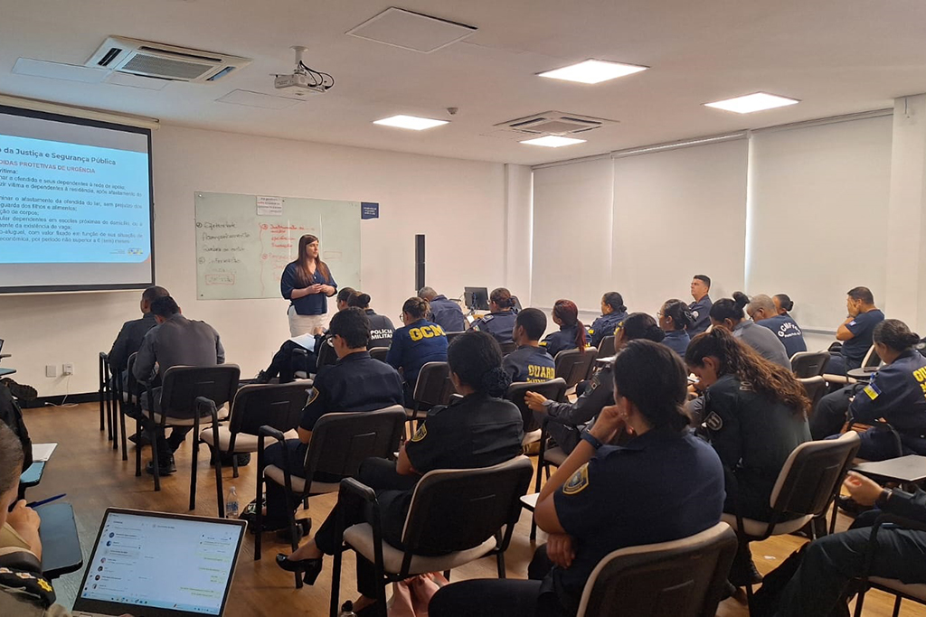  Guarda Municipal participa de Curso de Atendimento a Mulheres em Situação de Violência