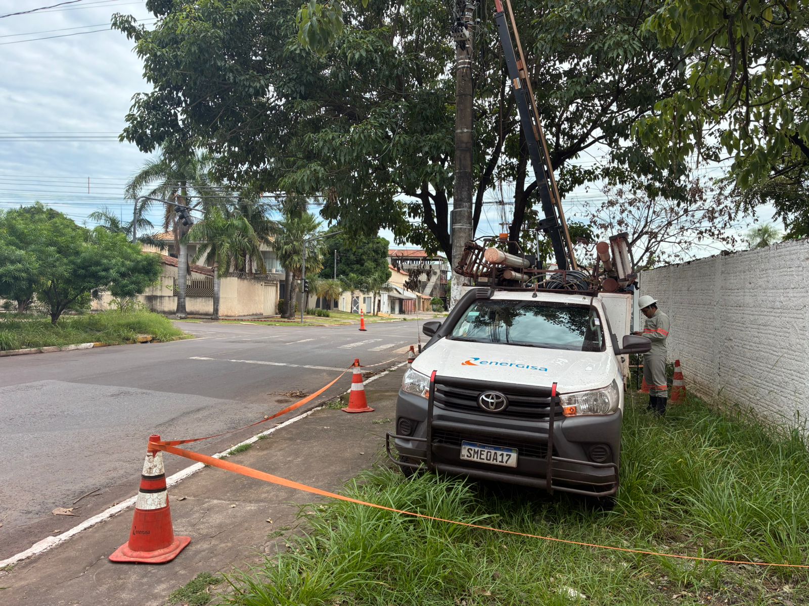 AGETRAT acompanha reparos em semáforos danificados por vandalismo