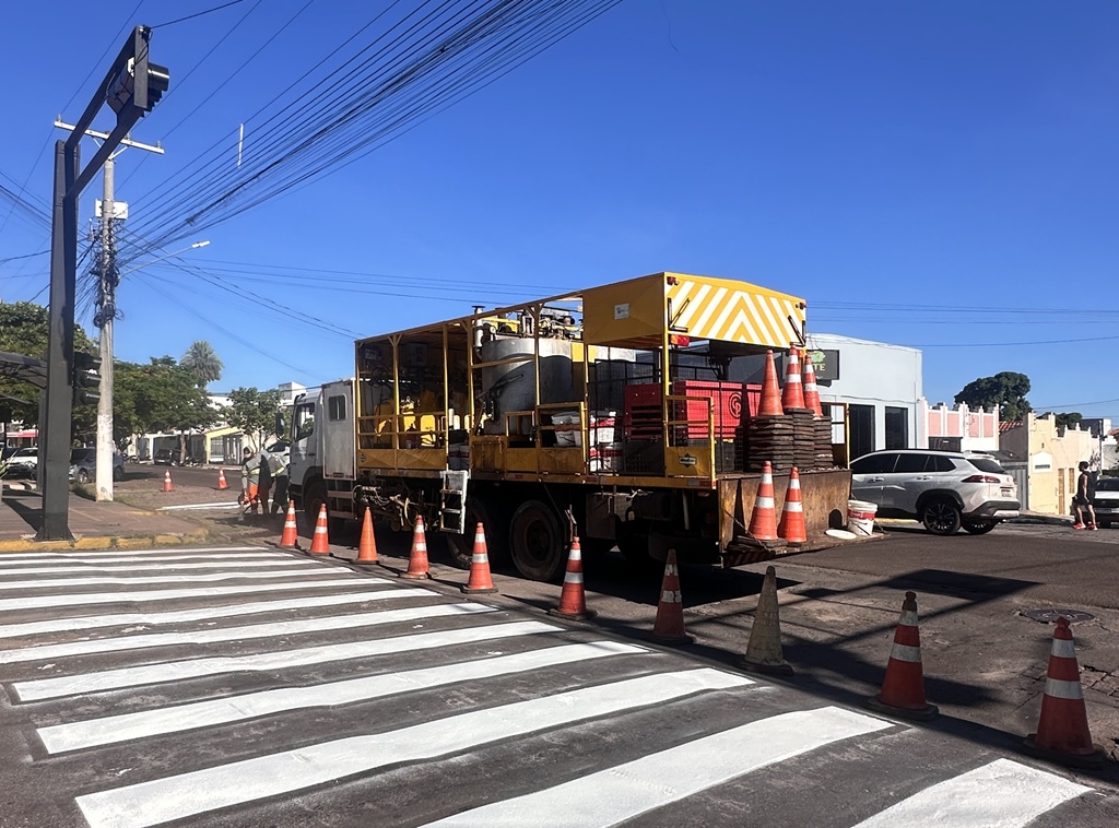 AGETRAT reforça sinalização viária em áreas escolares, bairros e pontos estratégicos