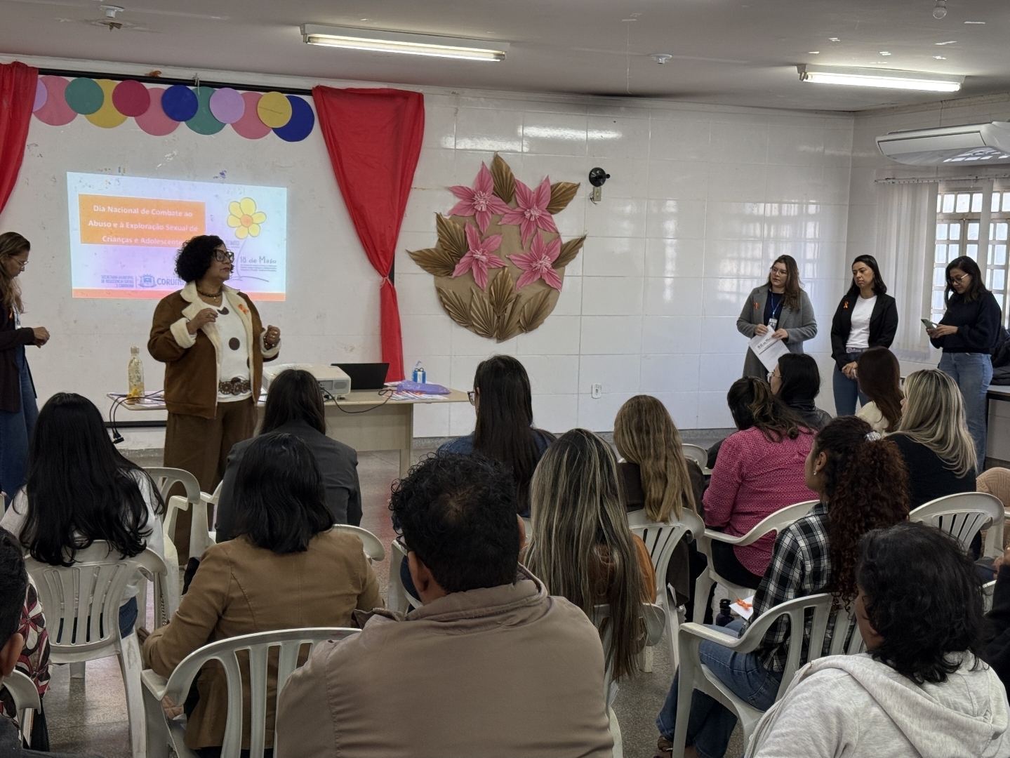 Assistência Social reúne profissionais da rede de proteção em ação alusiva ao Maio Laranja