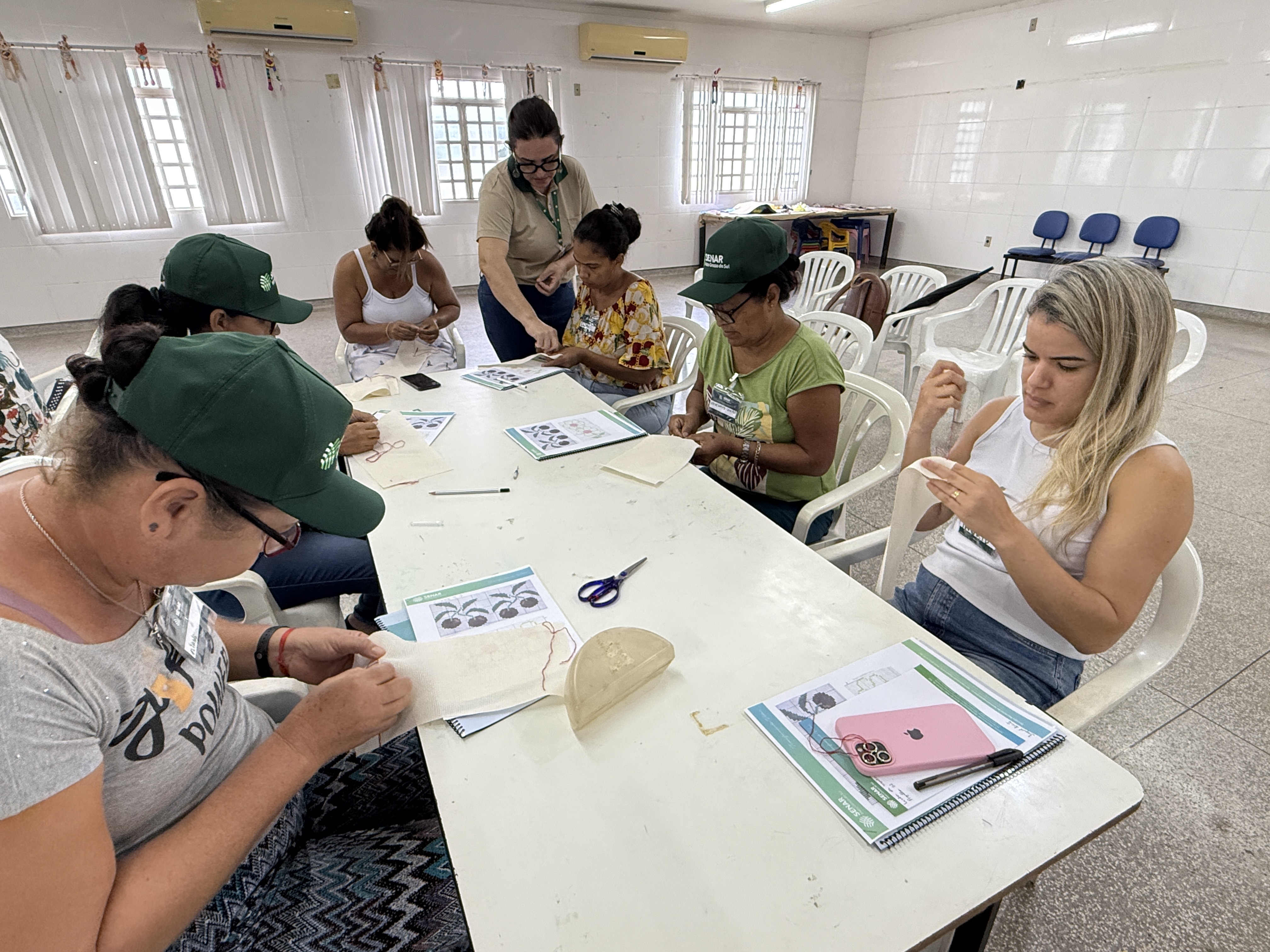 Curso de bordado no CRAS 1 amplia oportunidades e fortalece autonomia das famílias