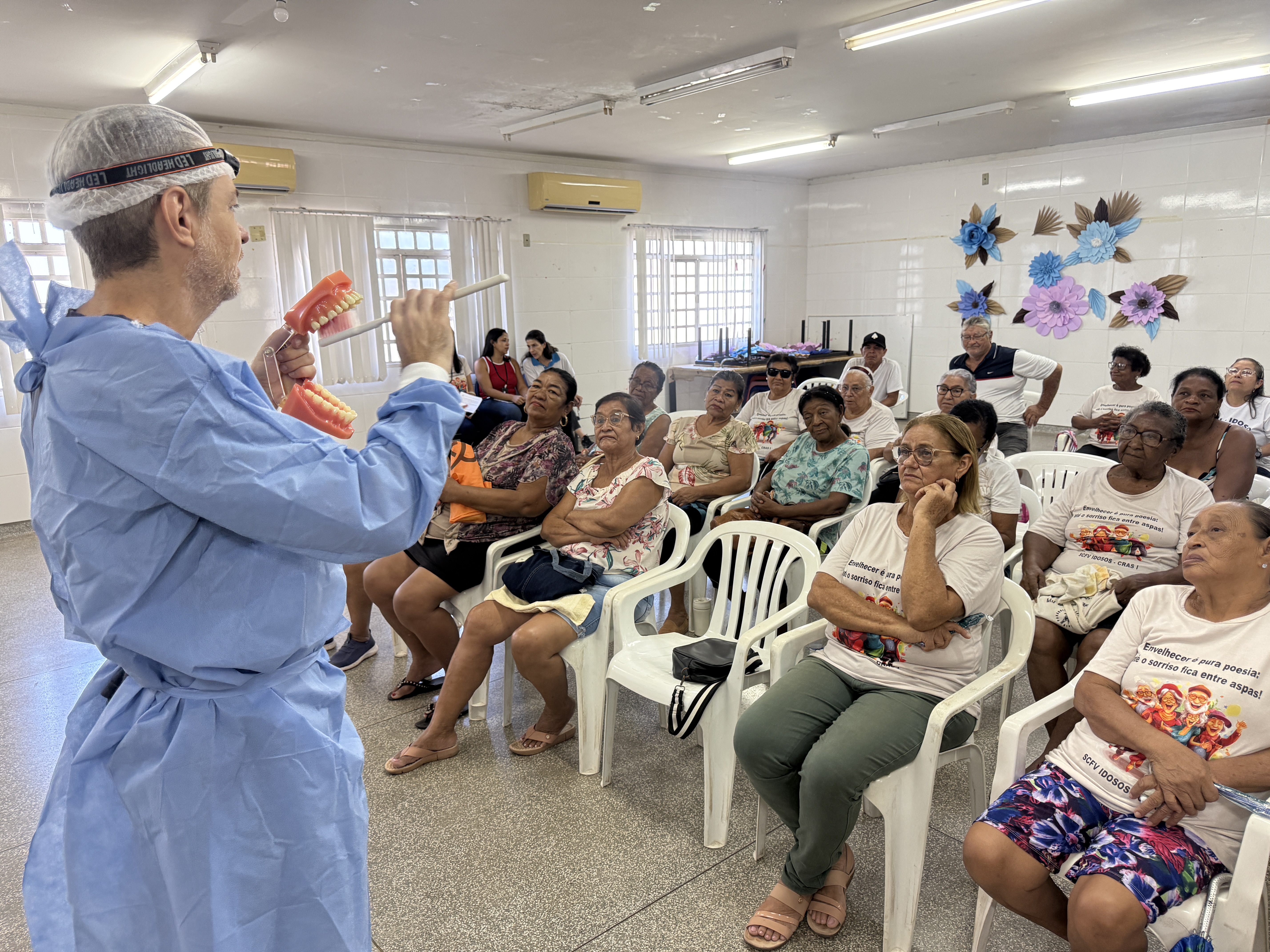 CRAS I promove ação de saúde bucal com avaliação e orientação especializada para Idosos
