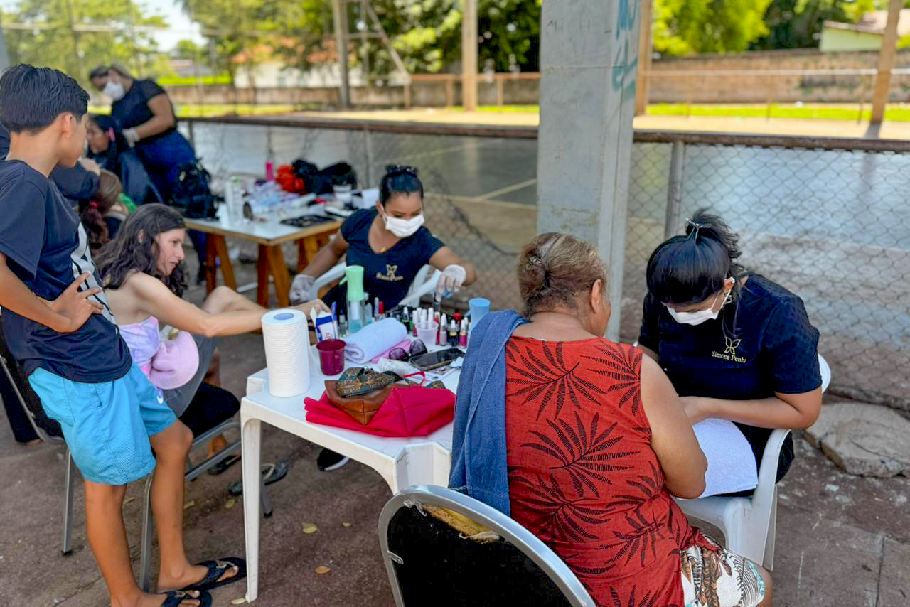 CRAS Albuquerque promove Dia de Beleza para mulheres atendidas em Corumbá