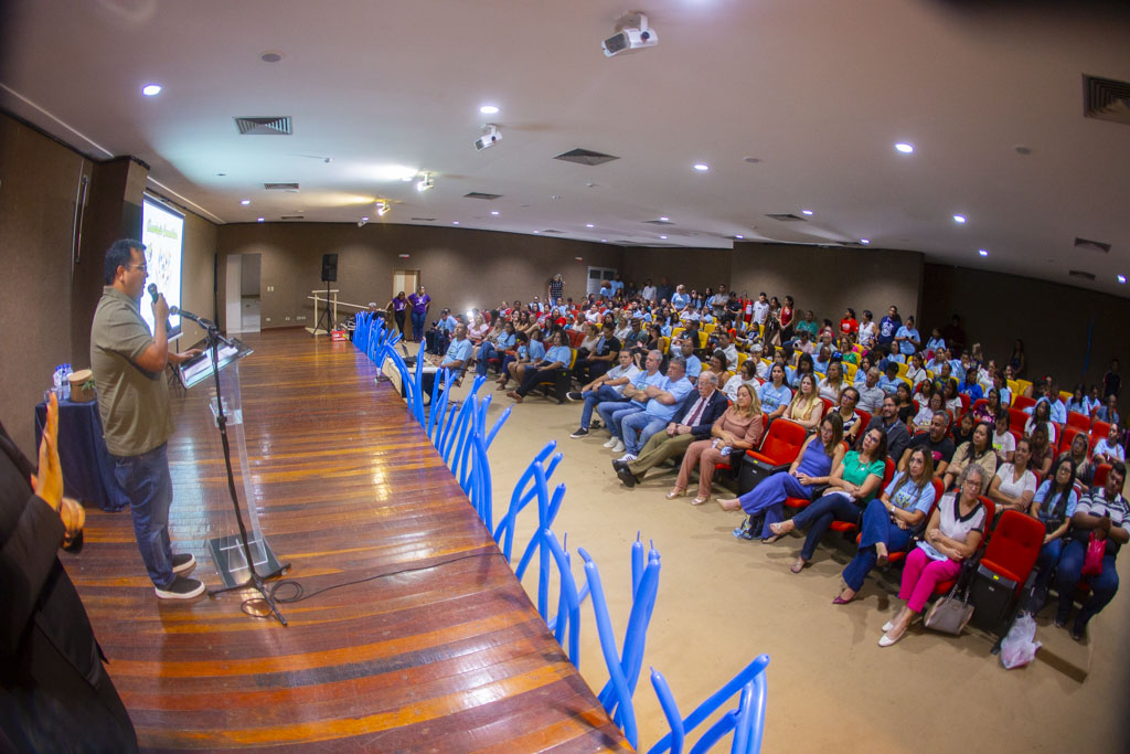 Corumbá discute ampliação de políticas públicas para autismo no encerramento do Mês Azul