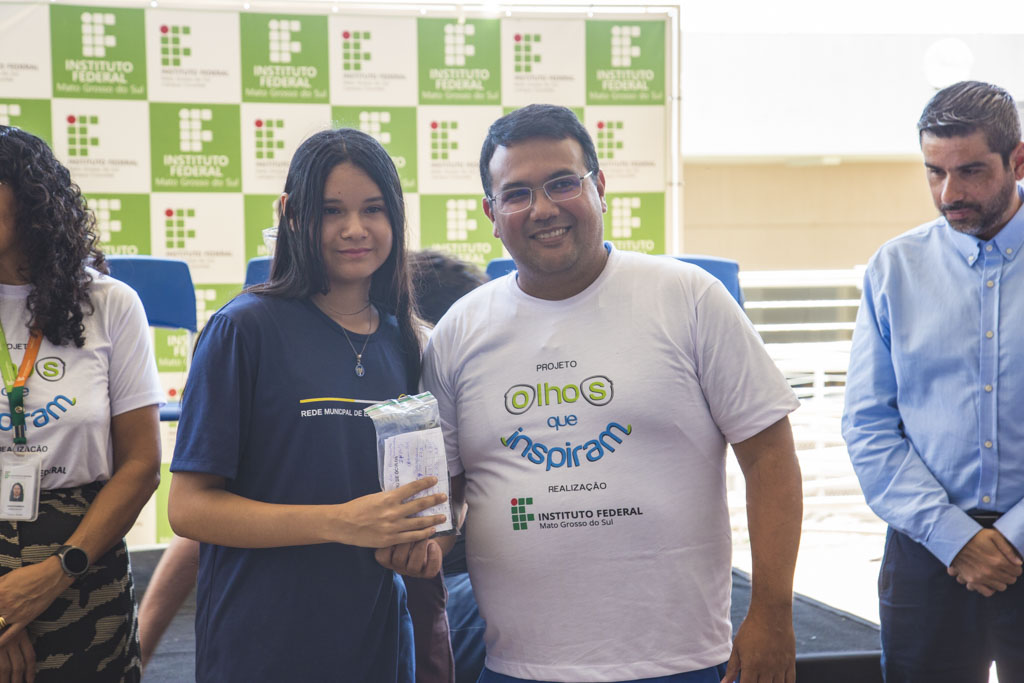 Prefeitura participa de entrega de óculos do projeto “Olhos que Inspiram” no IFMS