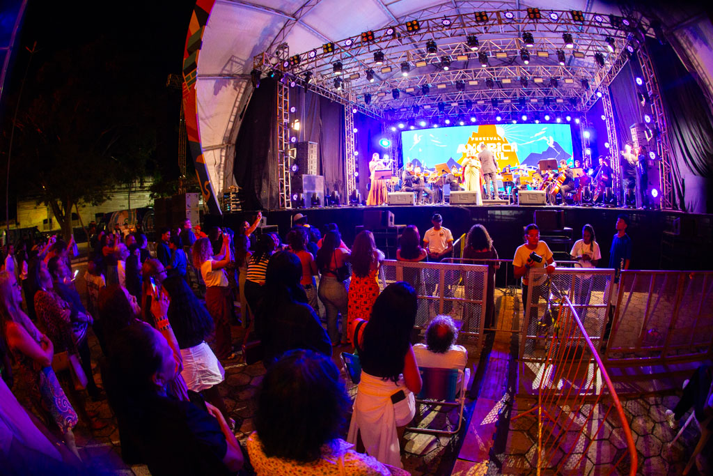 Corumbá abre Festival América do Sul com tributo à cultura latino-americana