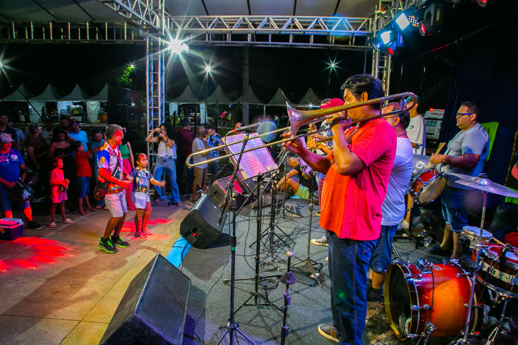 Folia nos Bairros estreia no Guatós e abre programação pré-carnavalesca em Corumbá