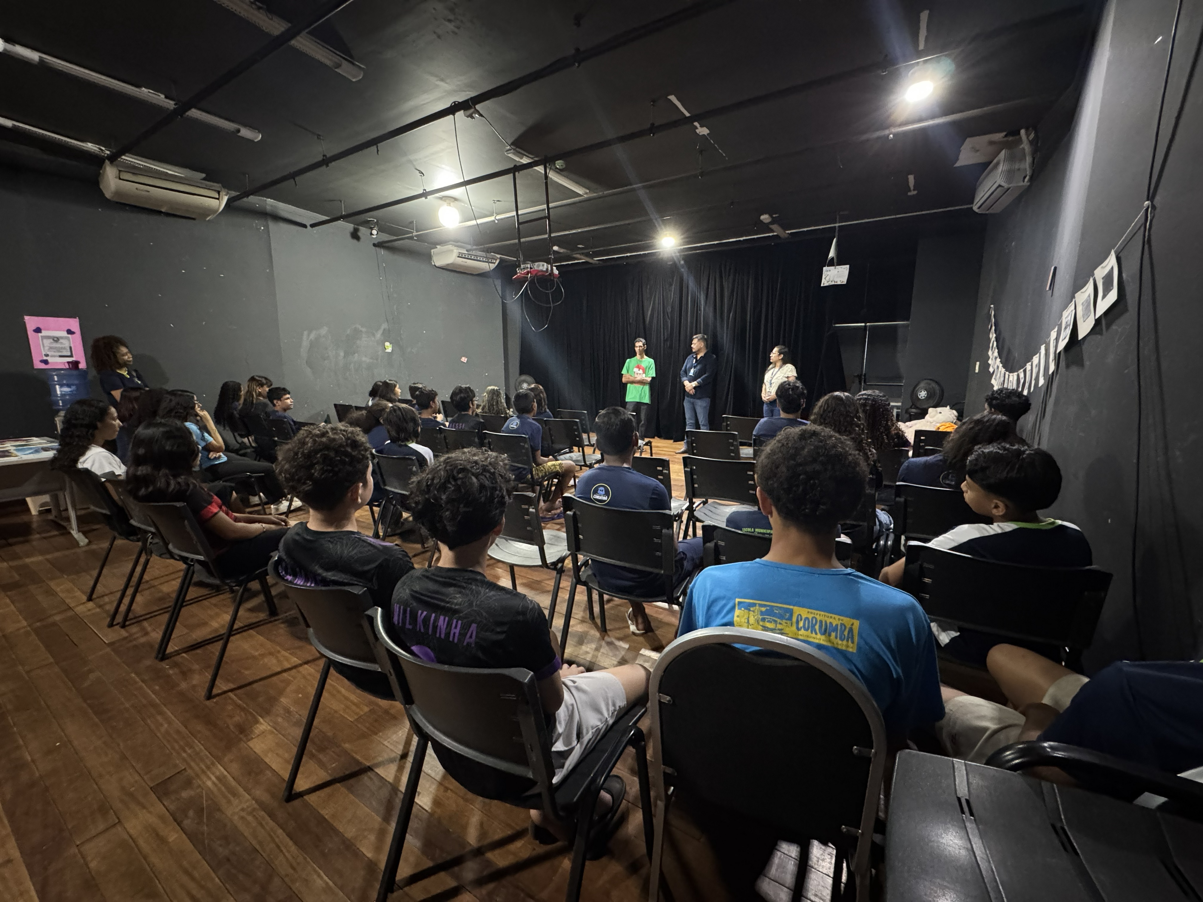 Semana Nacional do Patrimônio começa com oficina de pintura para jovens em Corumbá
