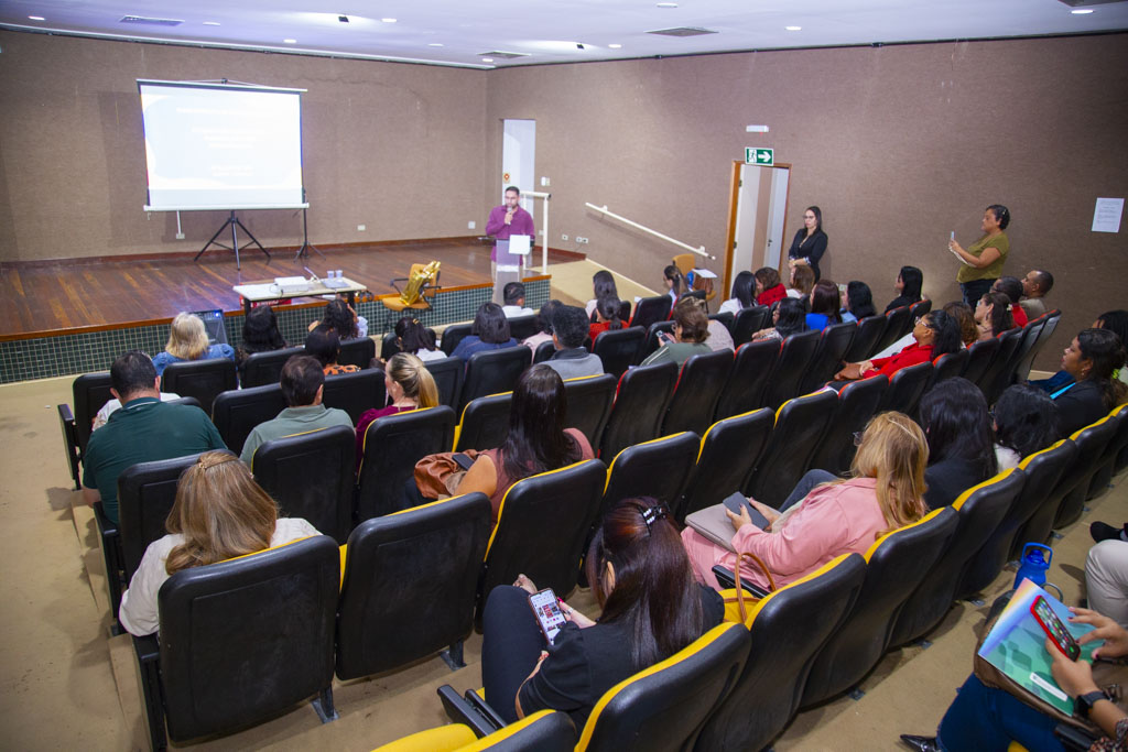 Corumbá inicia capacitação para elaboração do Plano Municipal de Educação 2026-2036