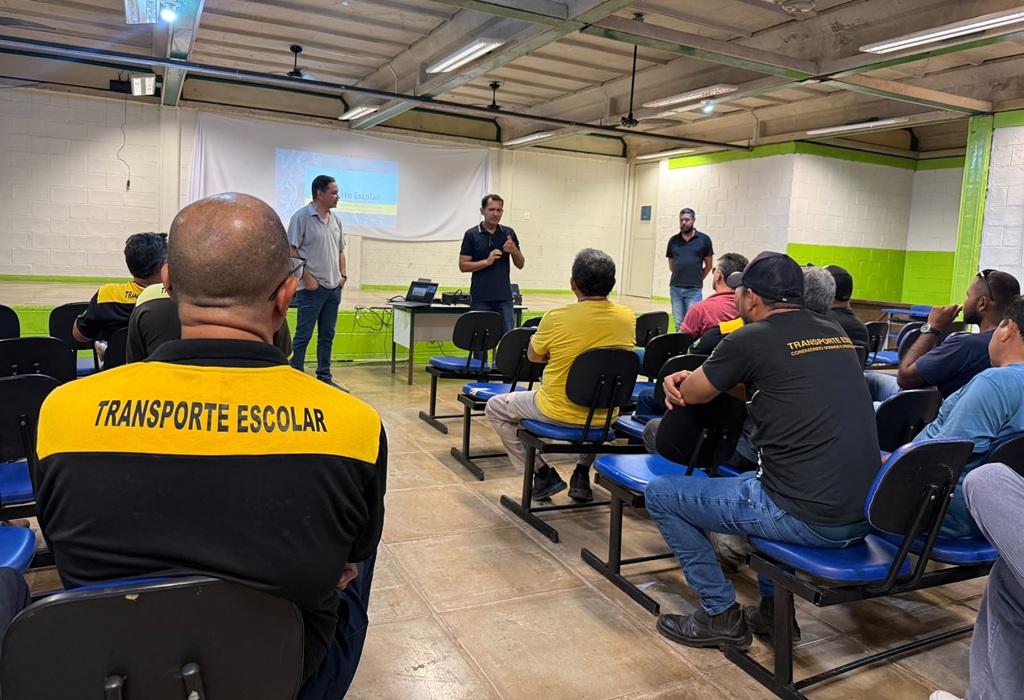 Prefeitura de Corumbá realiza capacitação para motoristas do transporte escolar