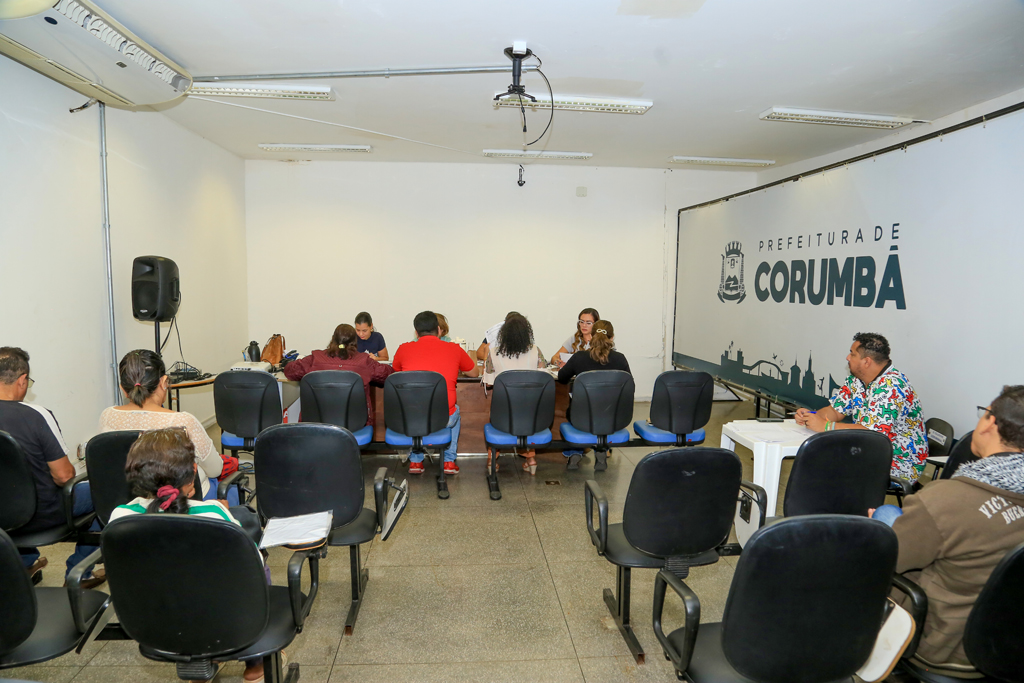 Candidatos às vagas para professores das Águas entregam documentos nesta quarta e quinta